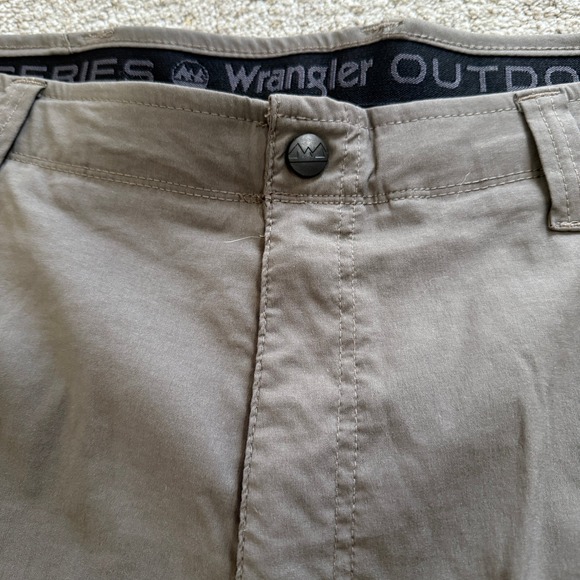 Wrangler Outdoor Series‎ Men's Shorts Size 40 Nylon Blend Hiking - Picture 2 of 8